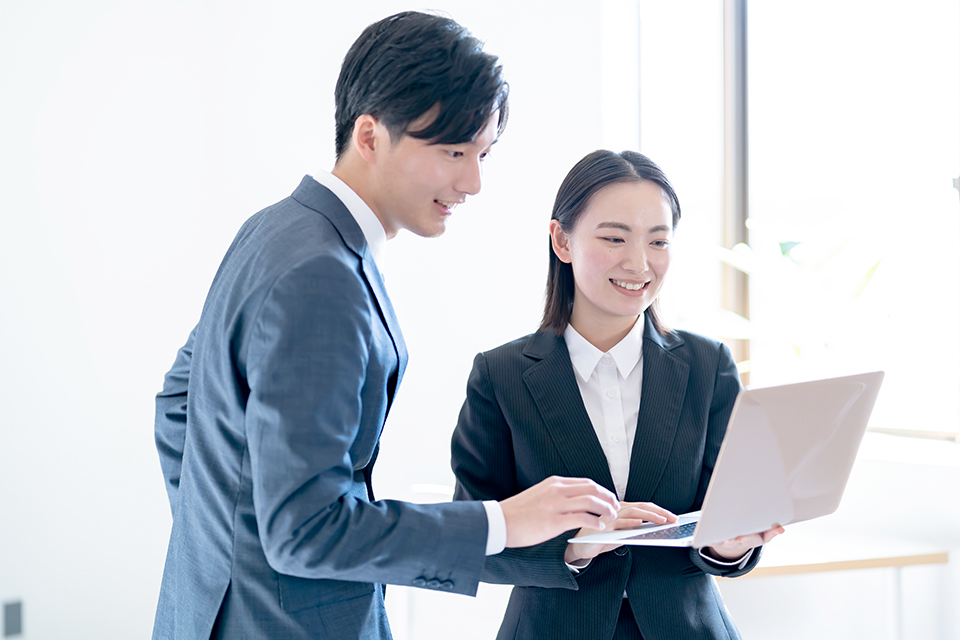 インサイドセールスの教育コストを半減させる「動画マニュアル」活用術